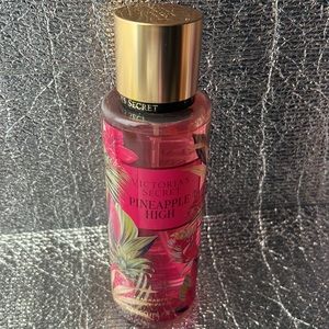 Victoria Secrets Pinapple High mist
